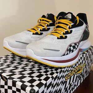 Saucony Endorphin Shift 2